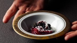 Qual è il ristorante stellato dove gli spaghetti si mangiano con le mani