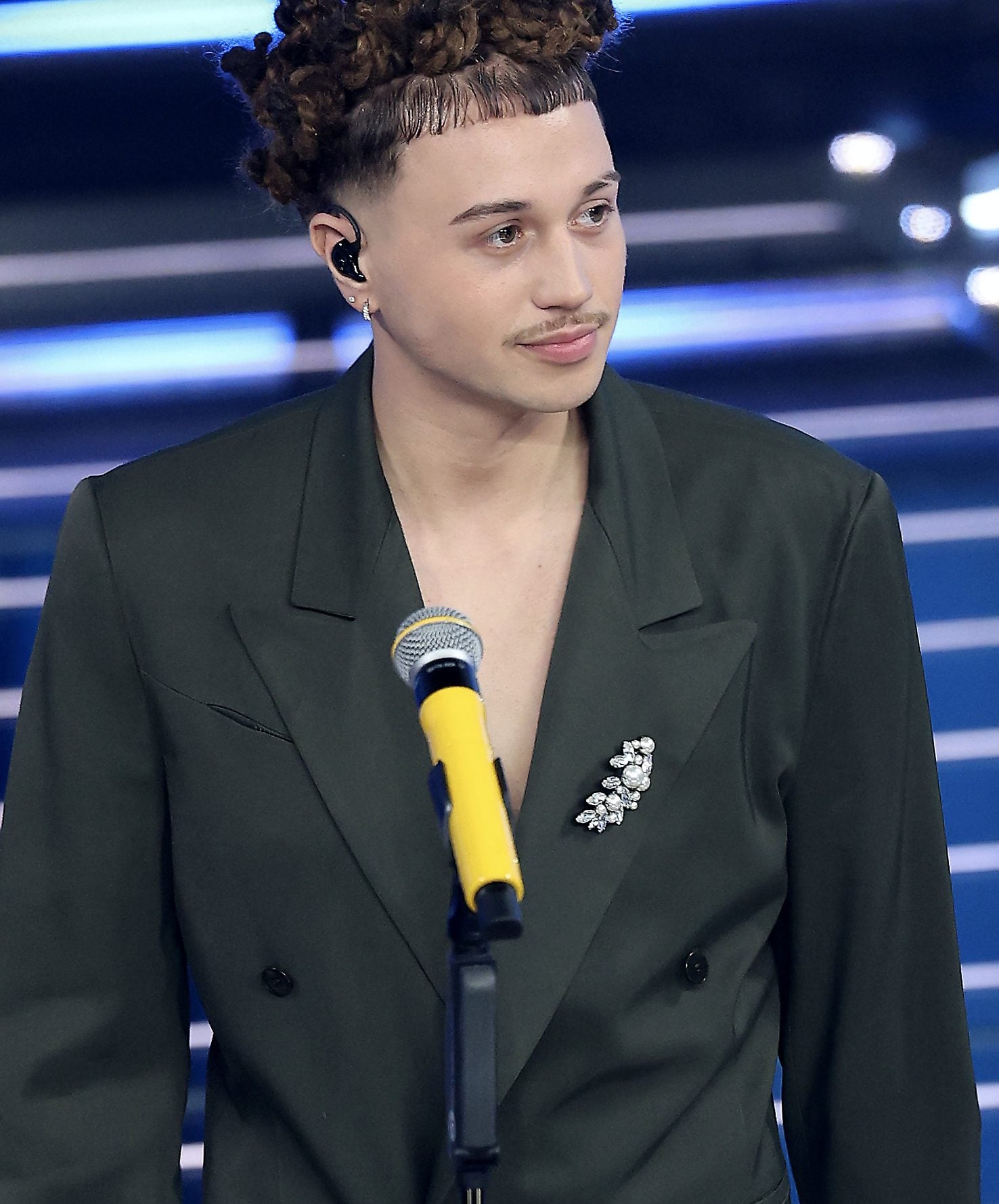 Sayf nella serata delle cover a Sanremo 2026