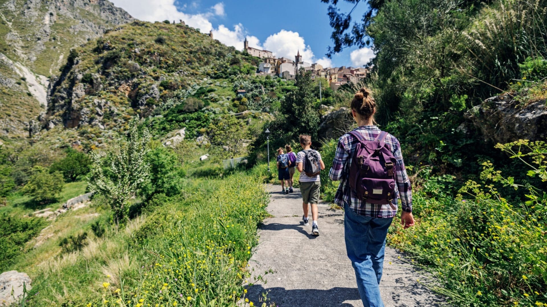 Oltre Via Francigena e degli Dei, in Italia esiste un antico cammino che è stato ricostruito e mappato dalle suore
