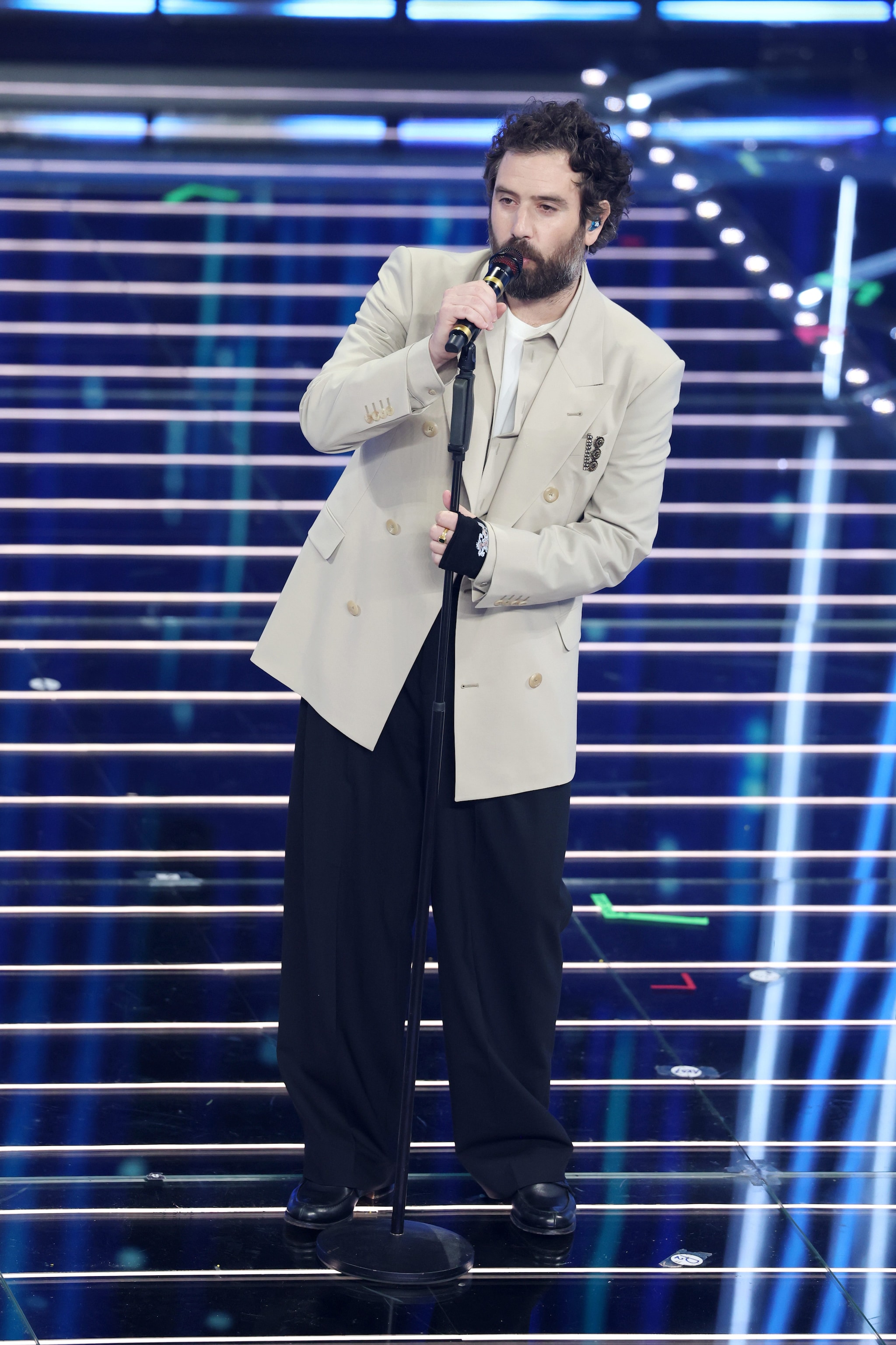 Tommaso Paradiso in Emporio Armani