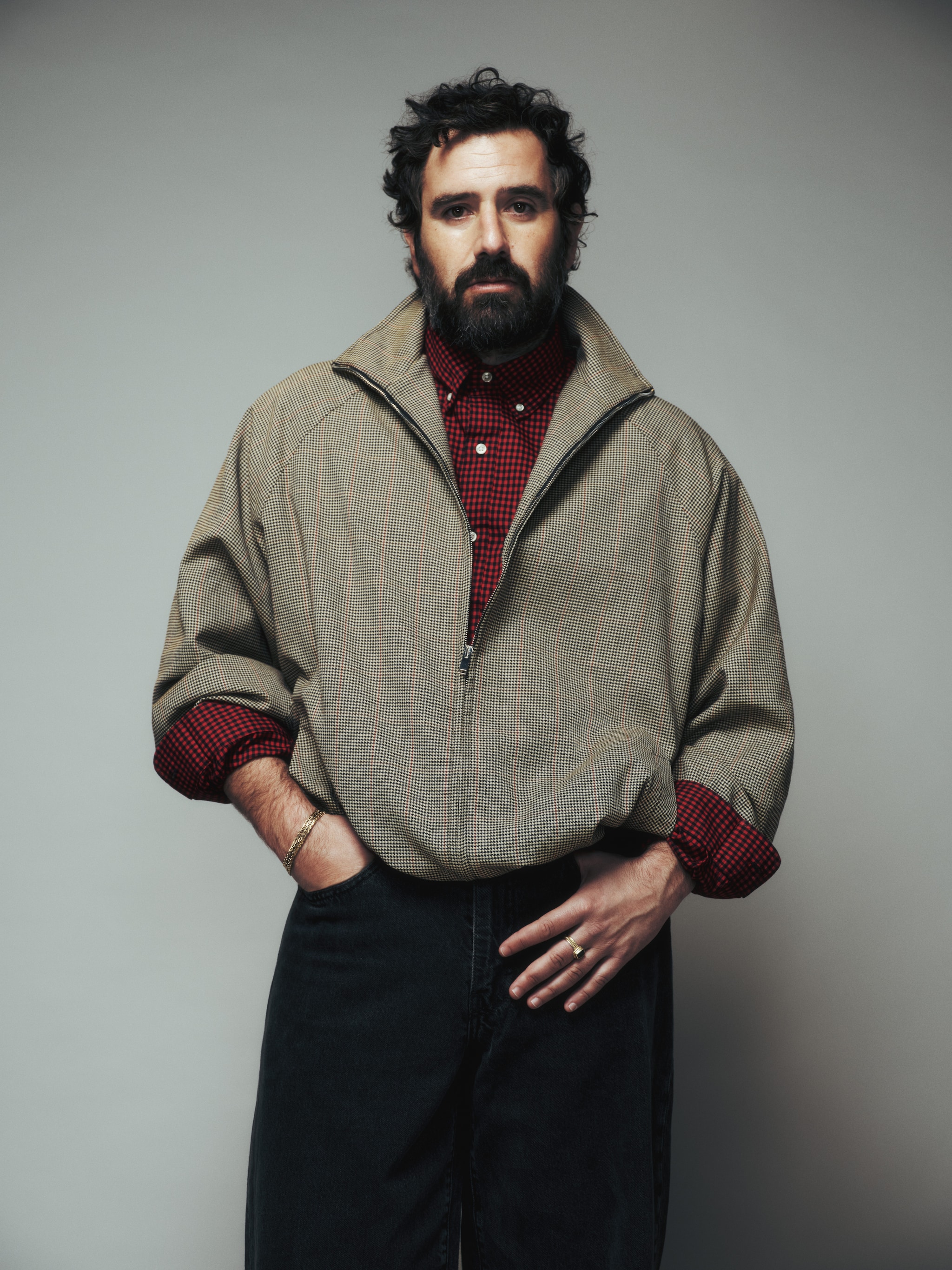 Tommaso Paradiso nella foto di lancio per Sanremo 2026