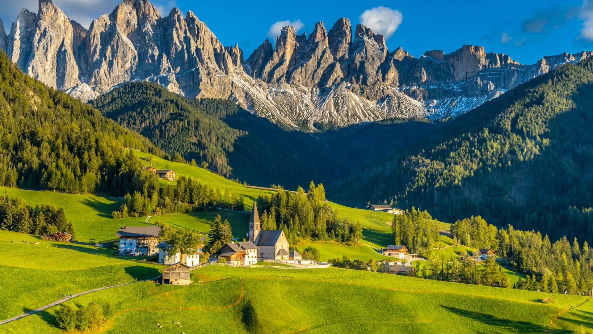 Il piccolo villaggio italiano limita l'accesso ai turisti: è a causa della chiesa famosa su Instagram