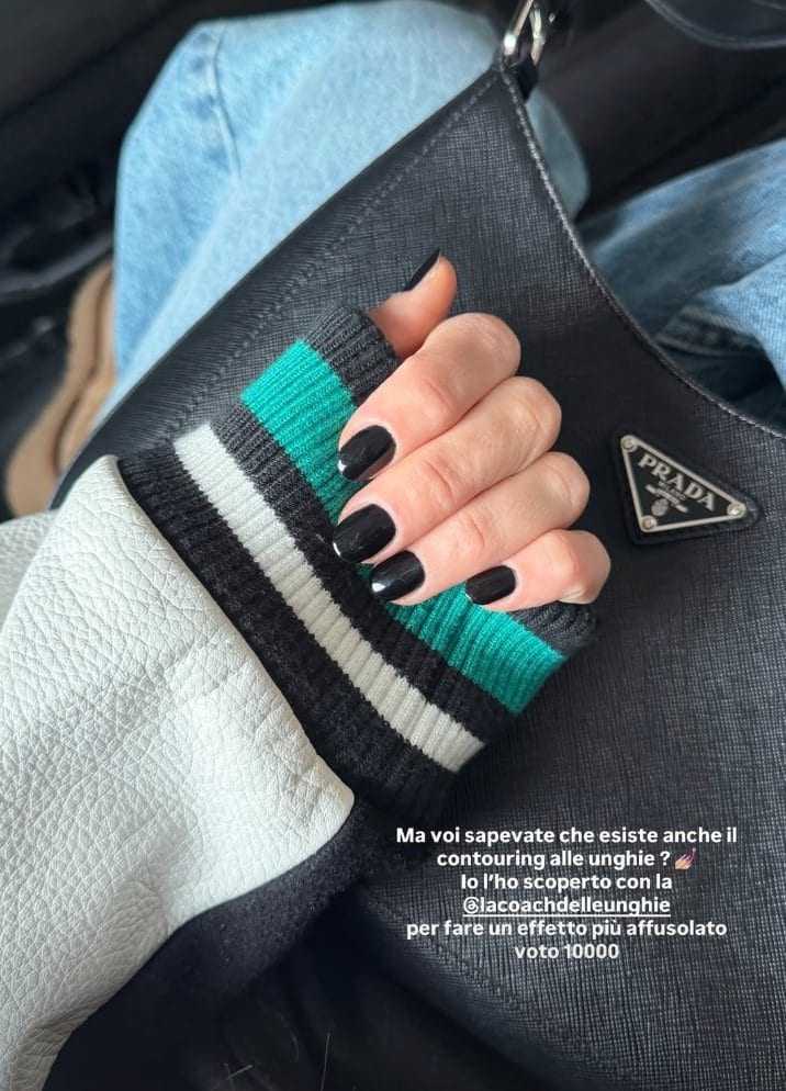 Il contouring alle unghie provato da Giulia Salemi