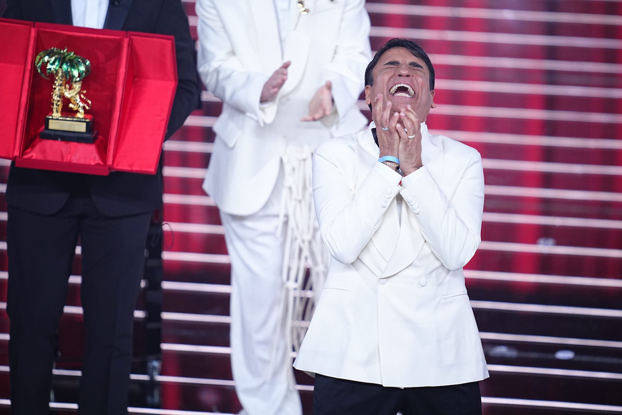 Sal Da Vinci durante la vittoria col braccialetto azzurro