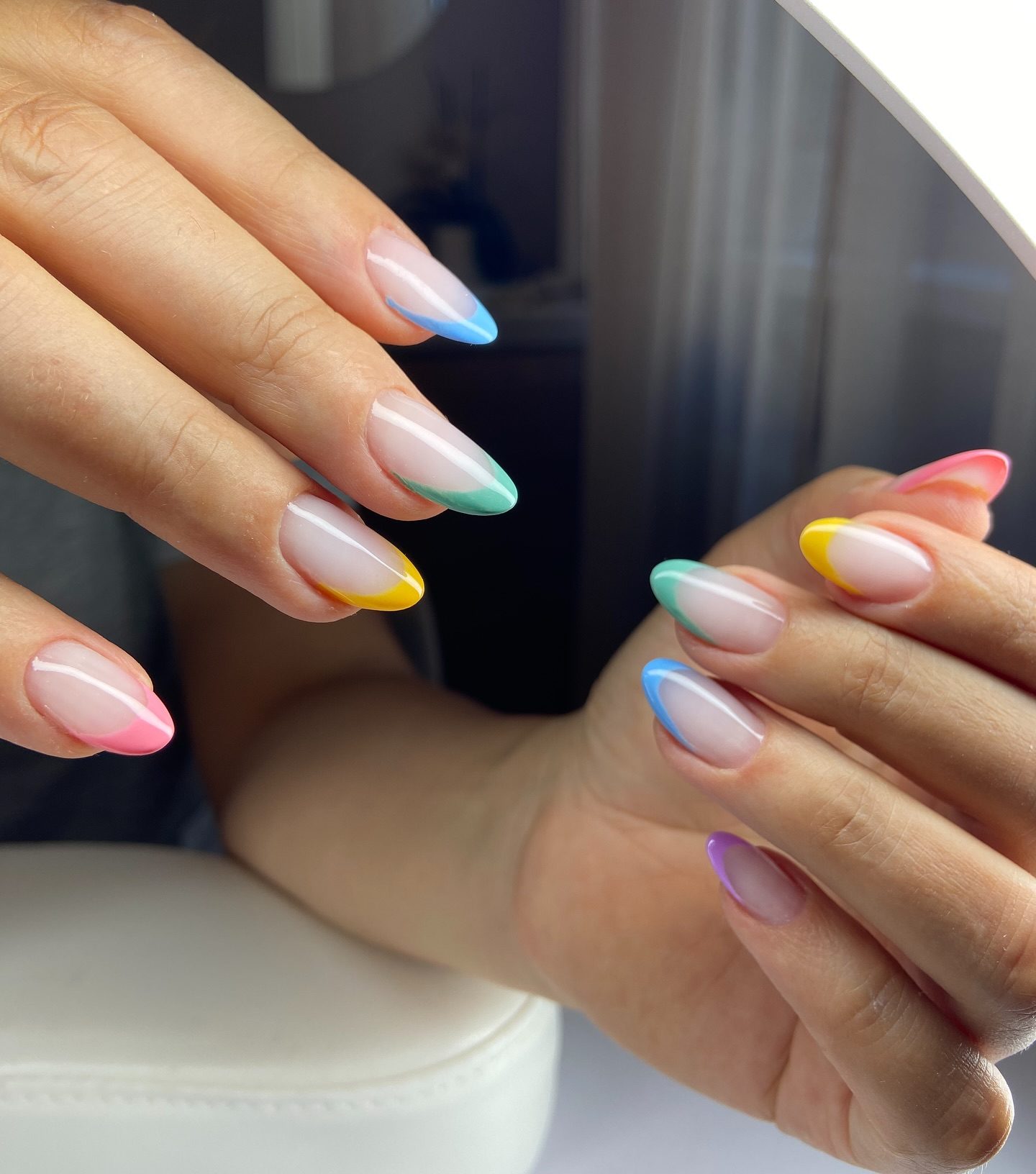 French manicure colorata