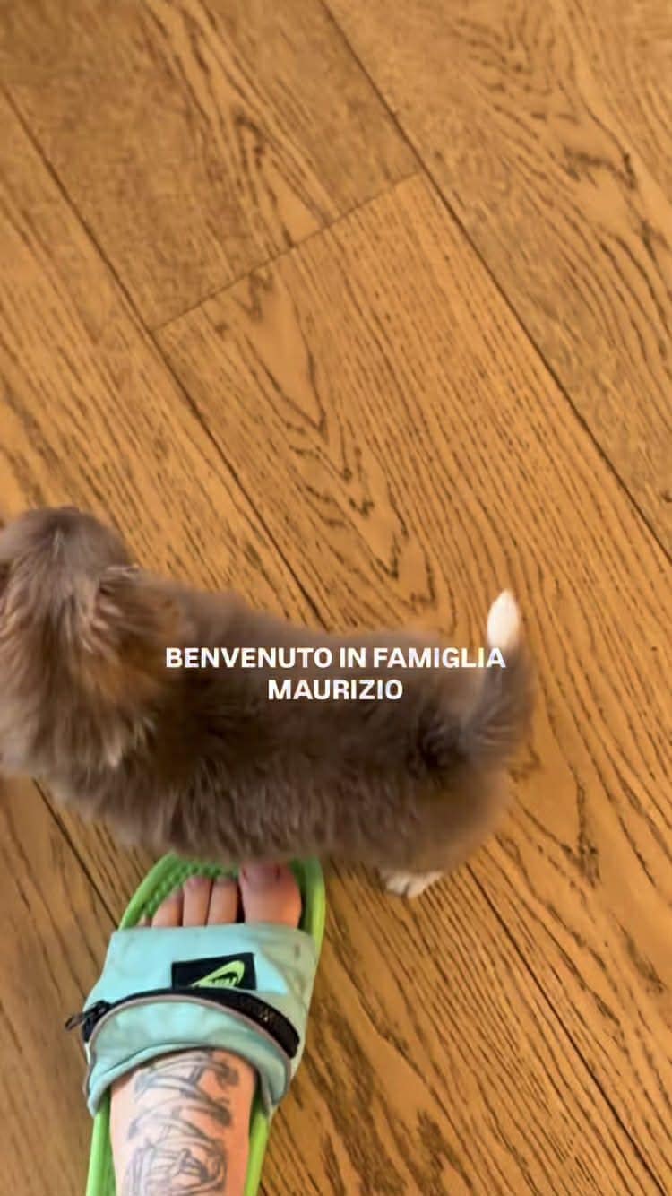 Fedez accoglie Maurizio in famiglia