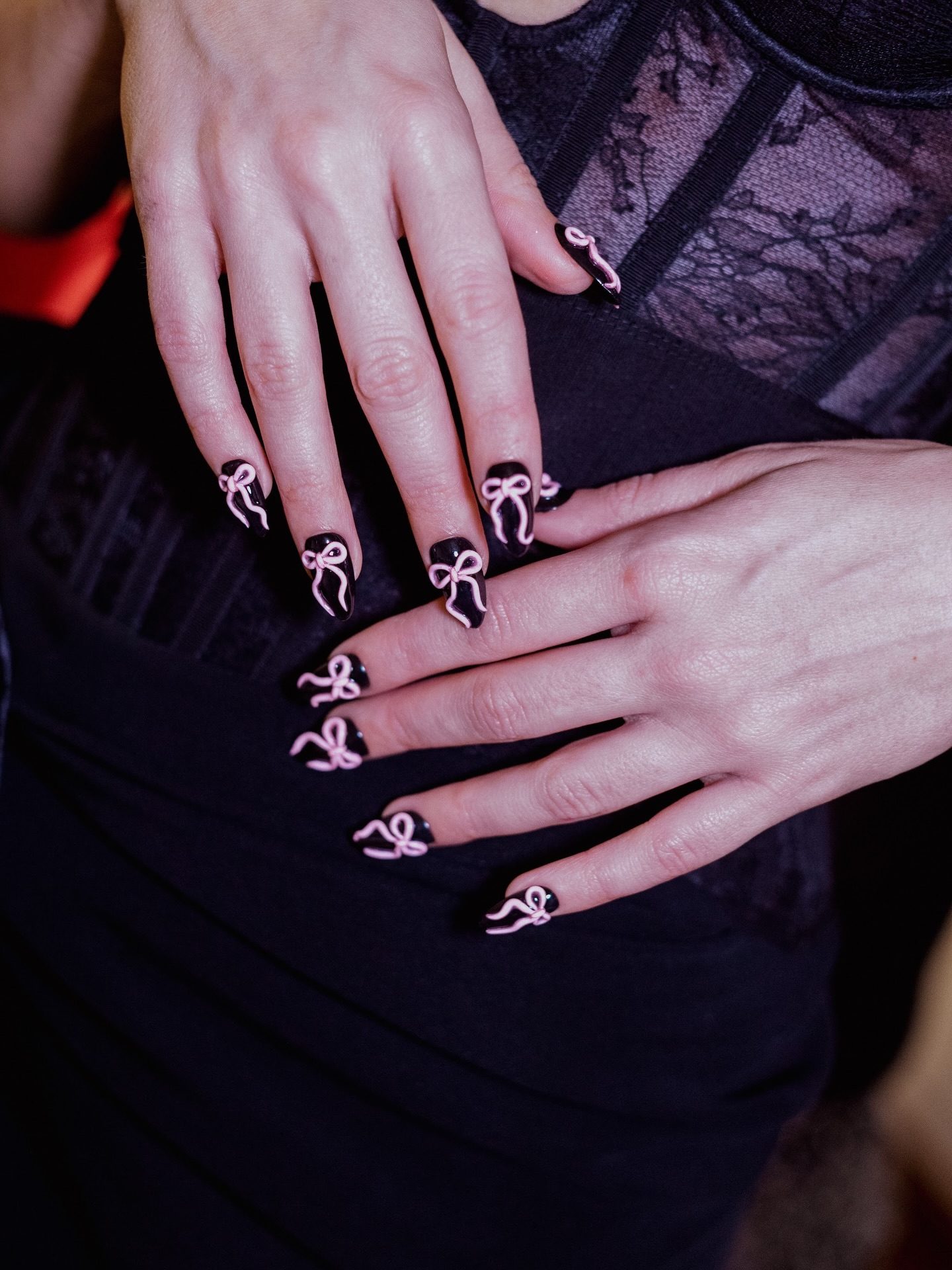 La manicure con i fiocchi