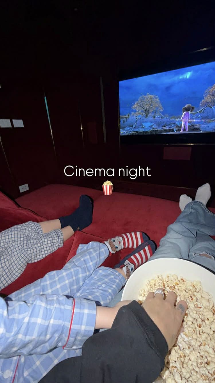 Serata cinema in casa Ferragni