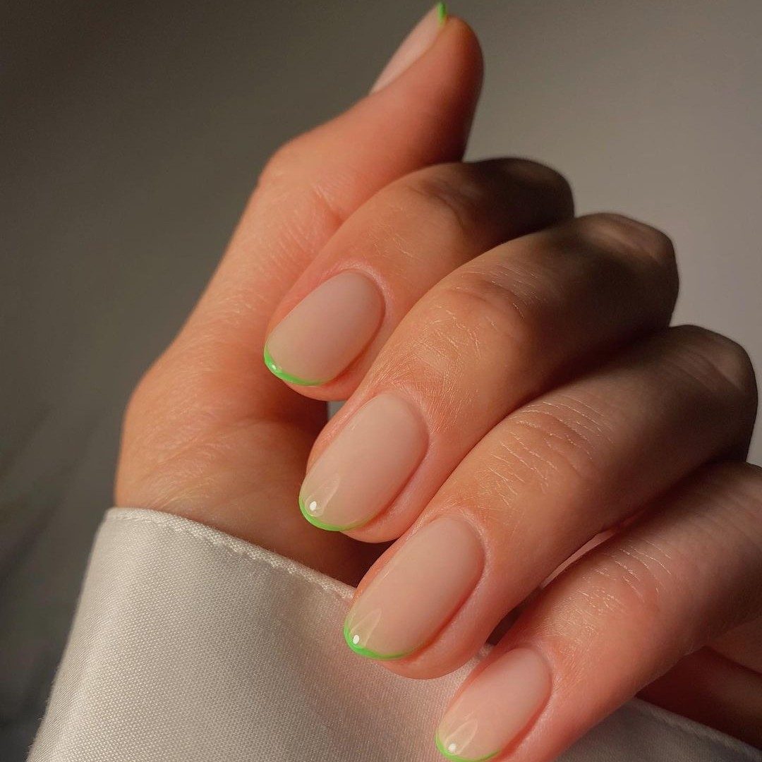 French manicure mini e colorata