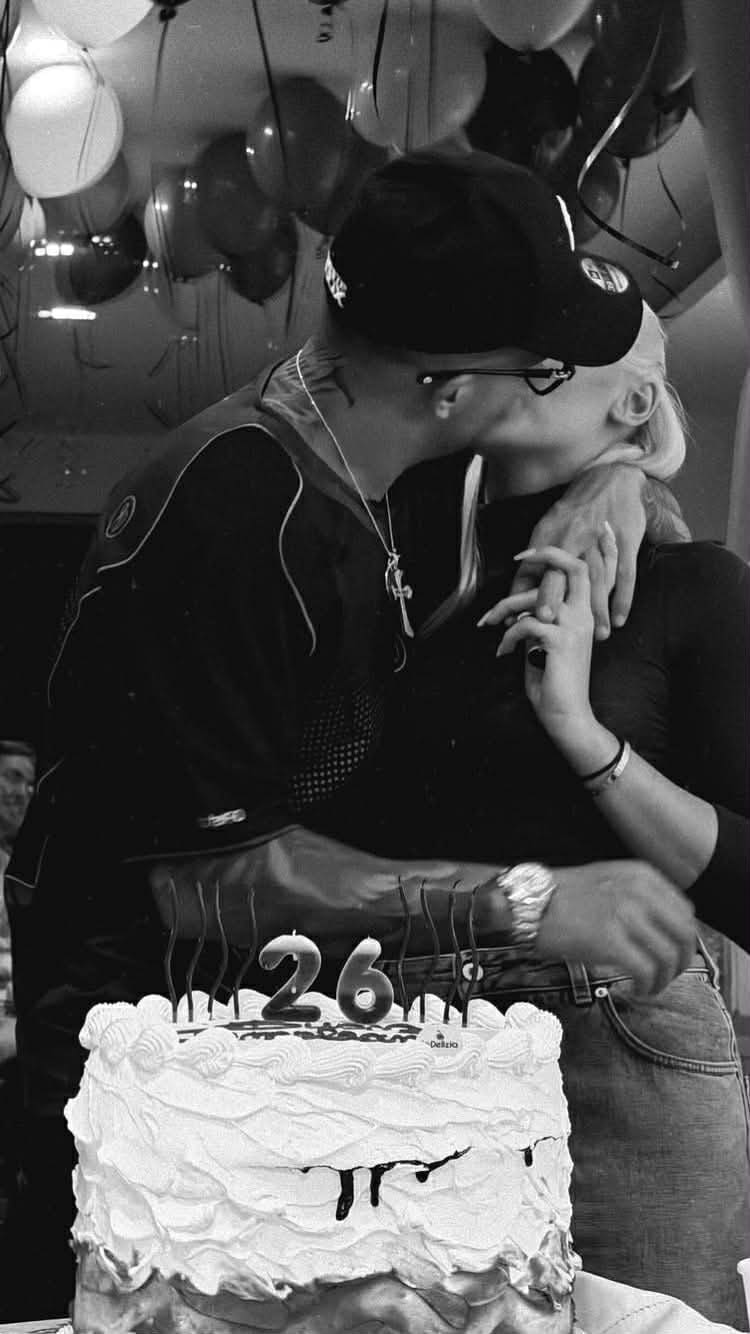 La foto di compleanno di Geolier