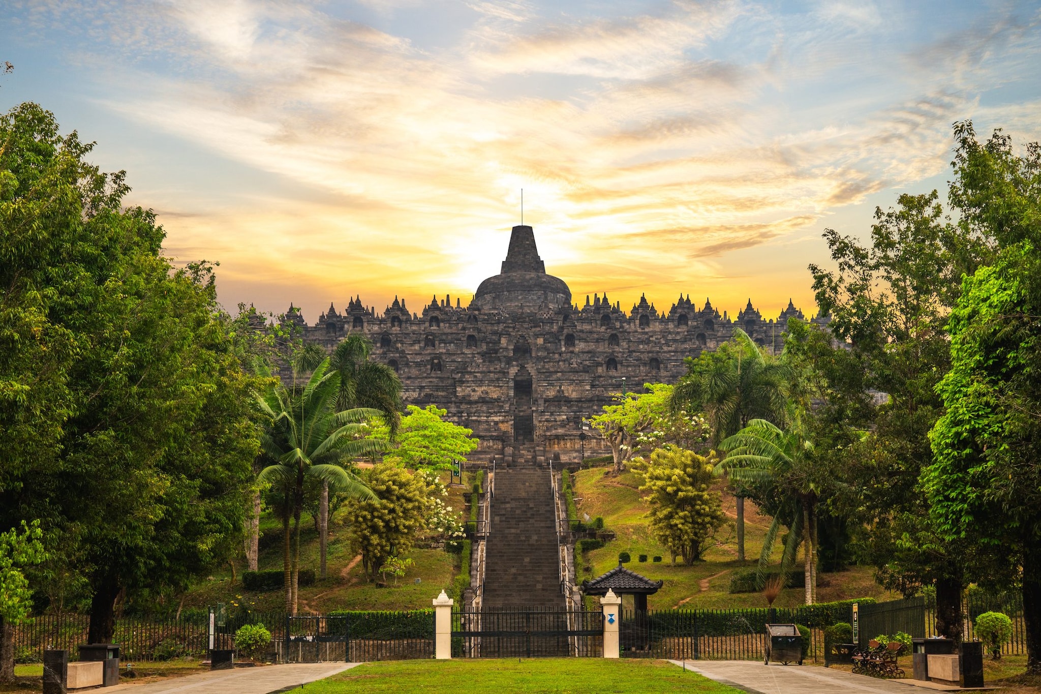 Borobudur, il tempio buddista più grande del mondo