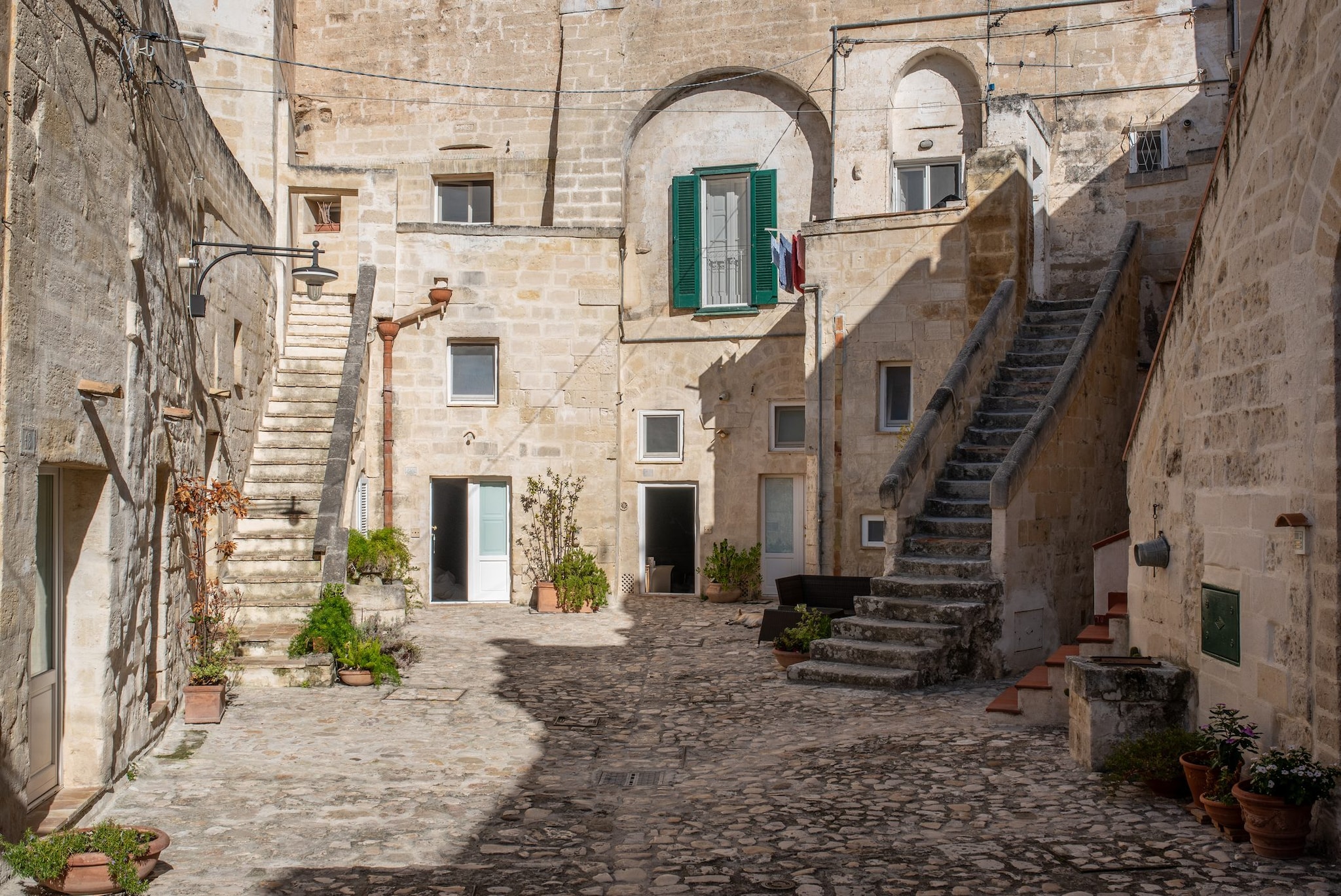 Cortile tradizionale del Vicinato a Sassi di Matera, Basilicata