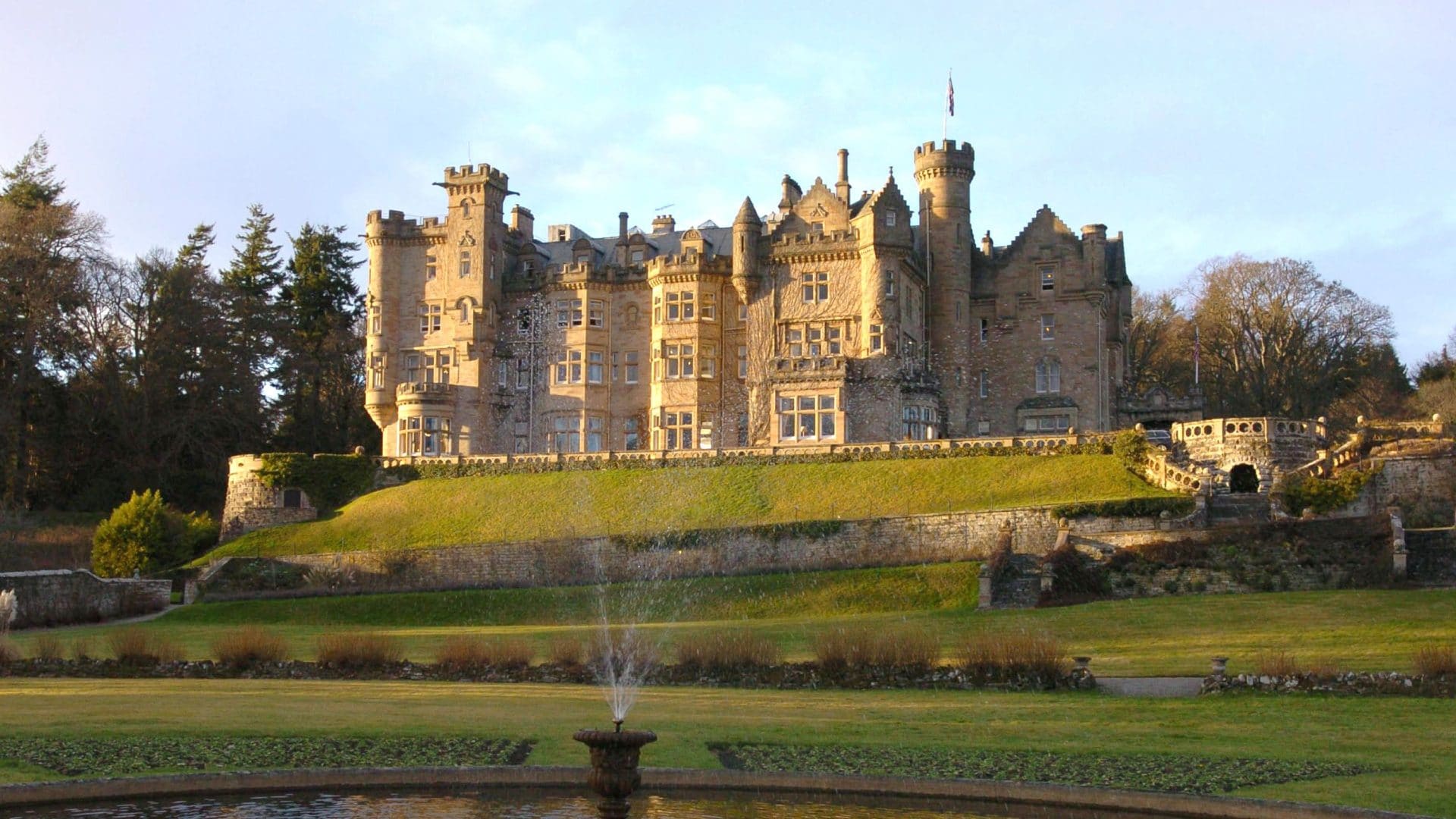 Skibo, il castello scozzese che è meta di star e VIP: qui è dove si è sposata Madonna