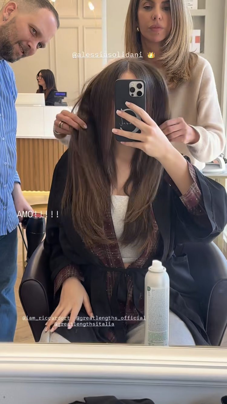 Il nuovo hair look di Chanel Totti