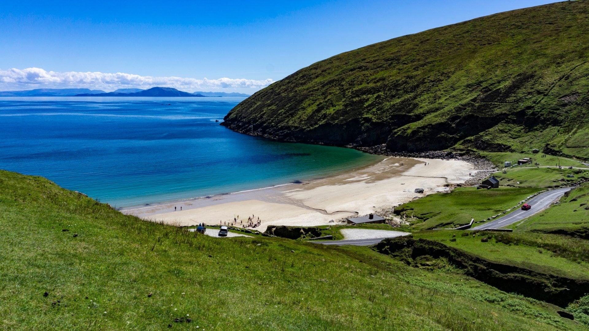 Ho trascorso cinque giorni da sola su un'isola remota: alla scoperta di Achill Island tra foche, scogliere e silenzio