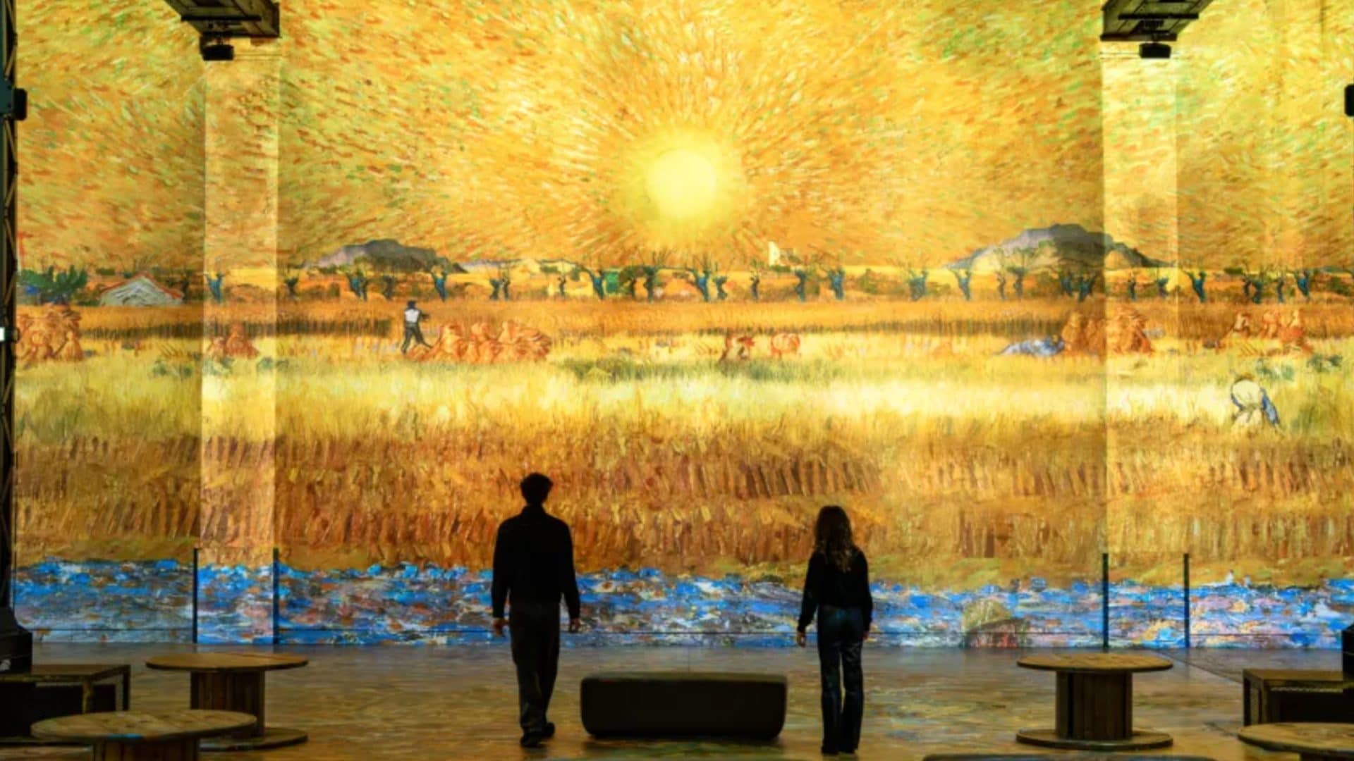 Le mostre d'arte immersiva sono solo spettacolo: la docente Fontana spiega perché ci allontanano dall'autenticità