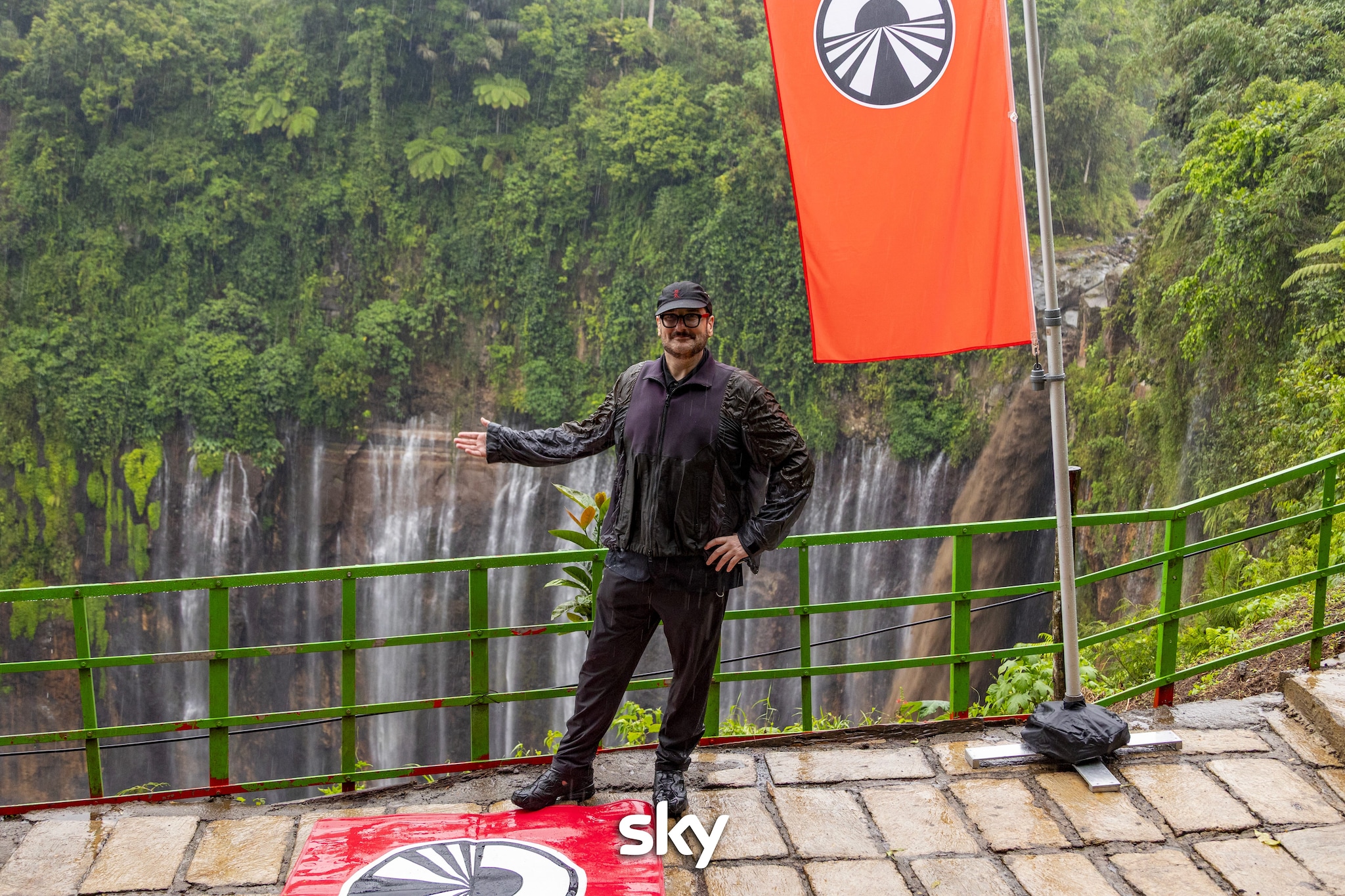 Costantino della Gherardesca alle cascate di Tumpak Sewu