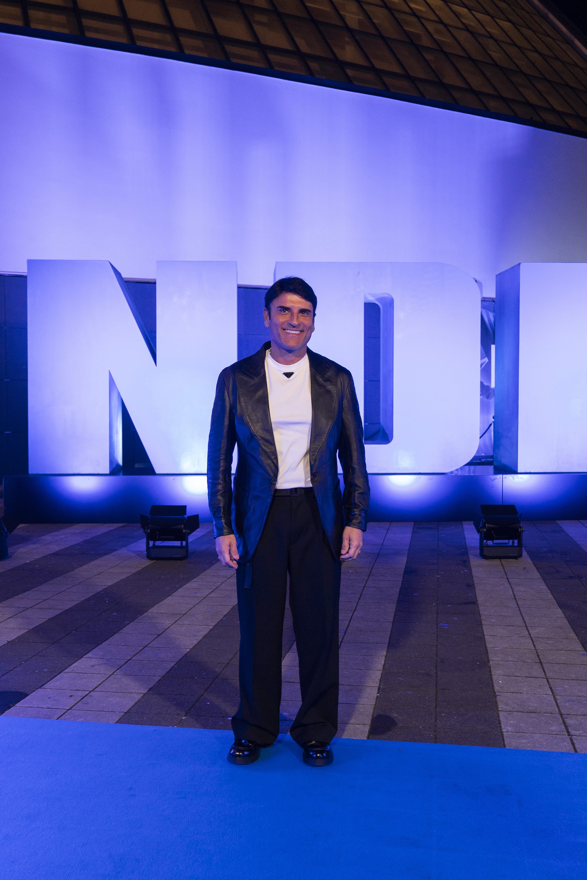 Sal Da Vinci in Prada alla prima di Notre Dame de Paris