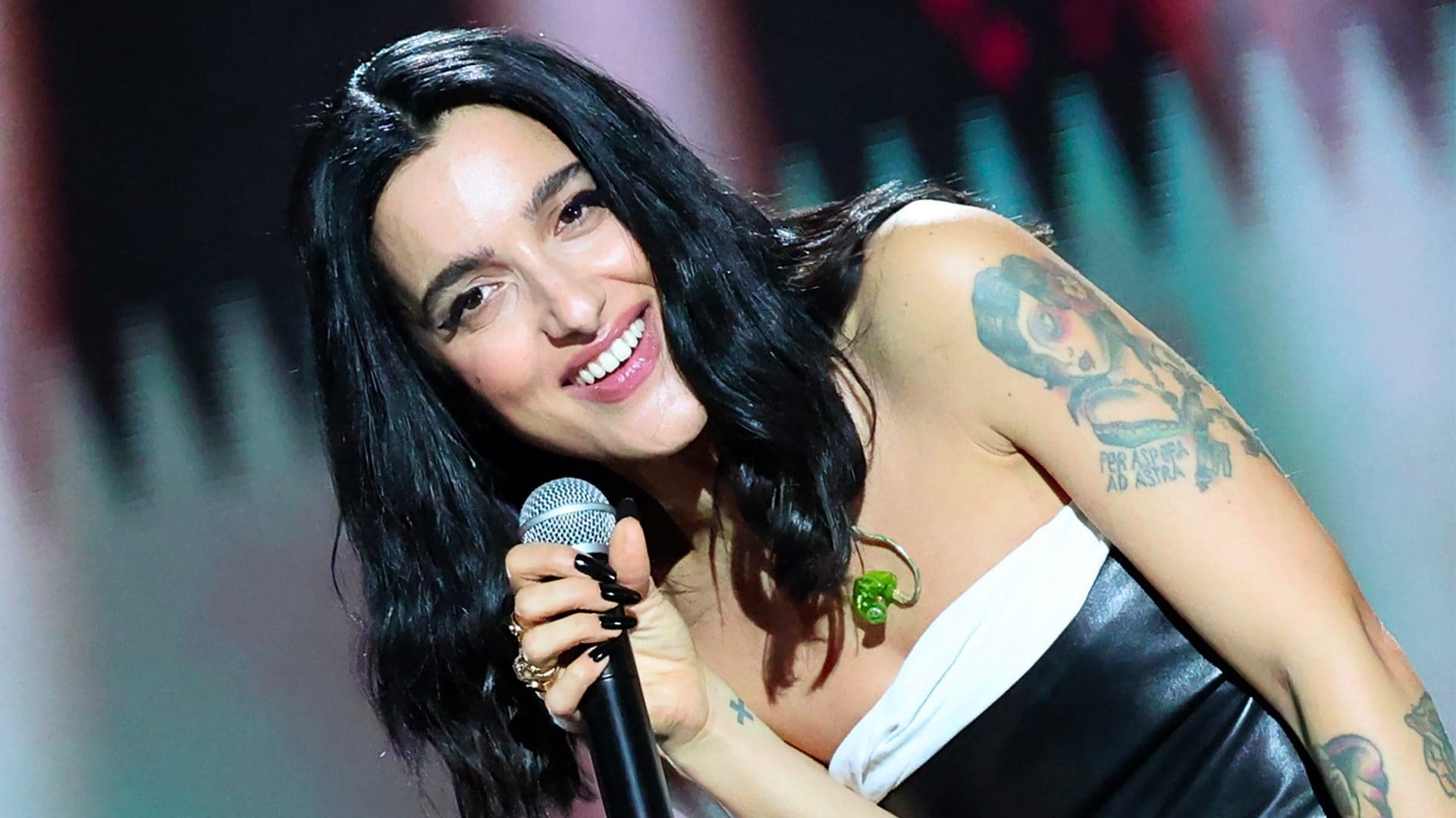 Cosa hanno indossato i cantanti per il ritorno a Sanremo Top: da Arisa a Levante tutti i look sul palco