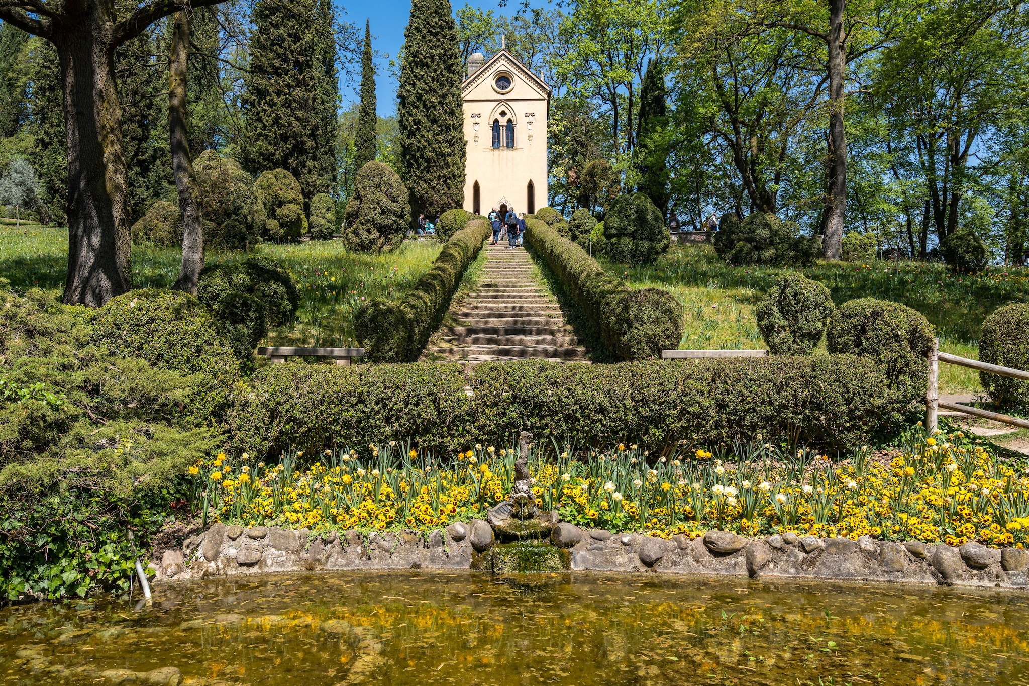 Scalinata panoramica che conduce all’eremo del parco Sigurtà