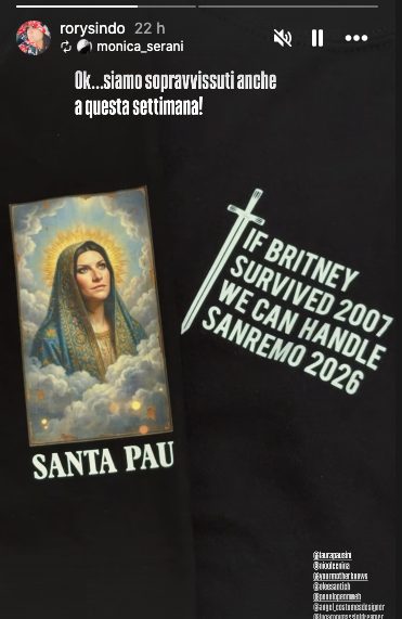 La t–shirt dedicata a Laura Pausini