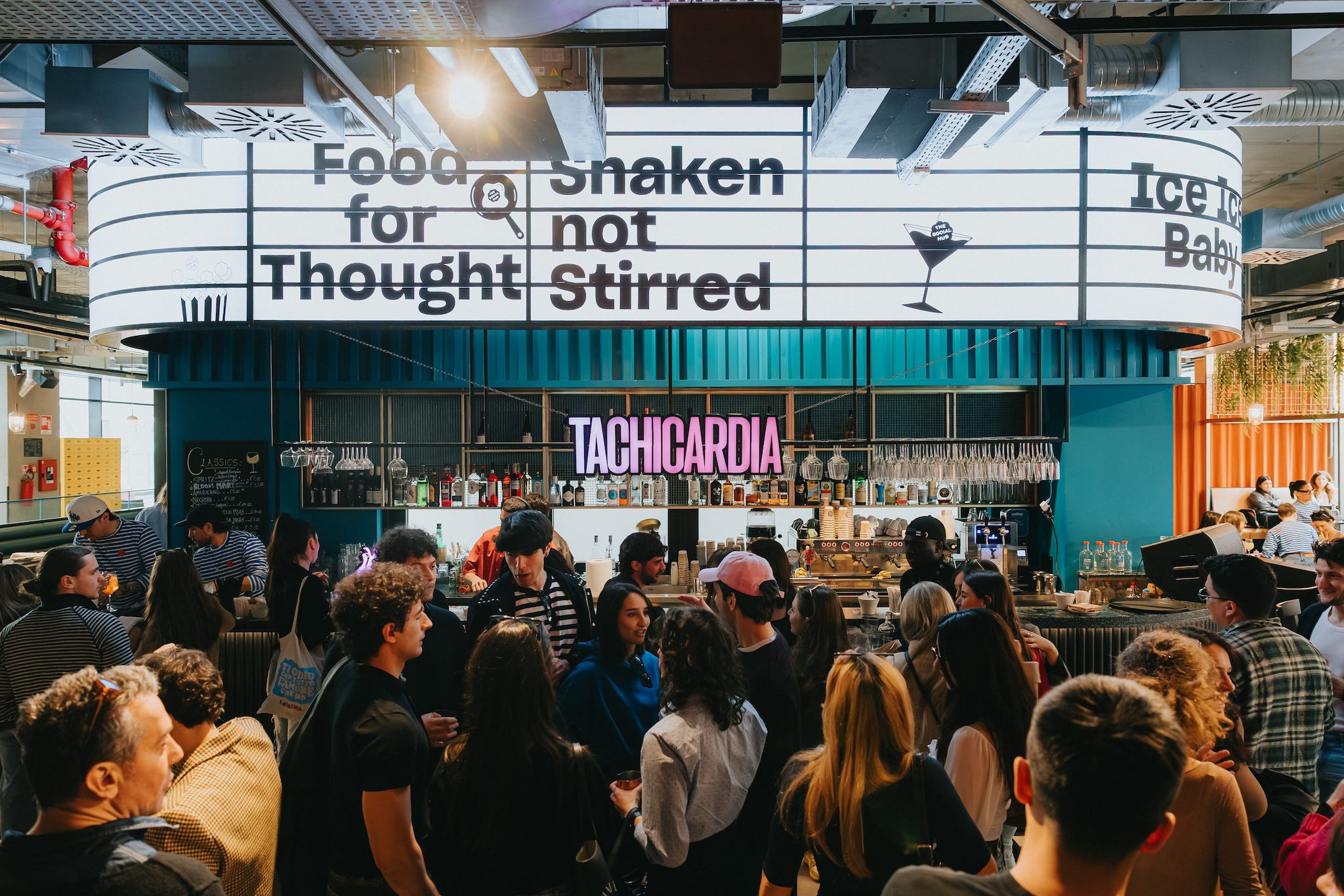 The Social Hub Bologna e un soft clubbing