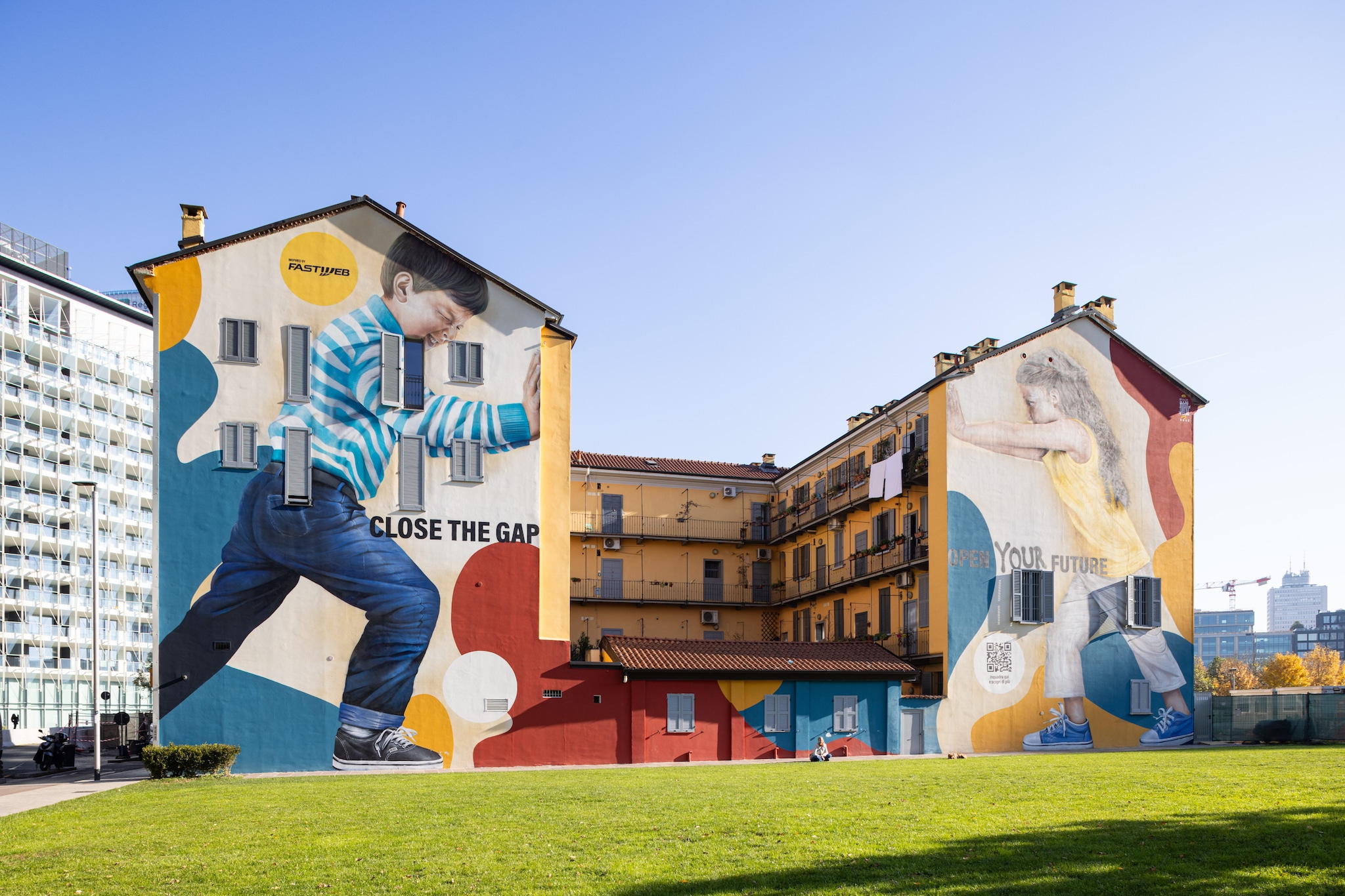 Un murales di Giulio Gebbia a Isola, commissionato da Fastweb