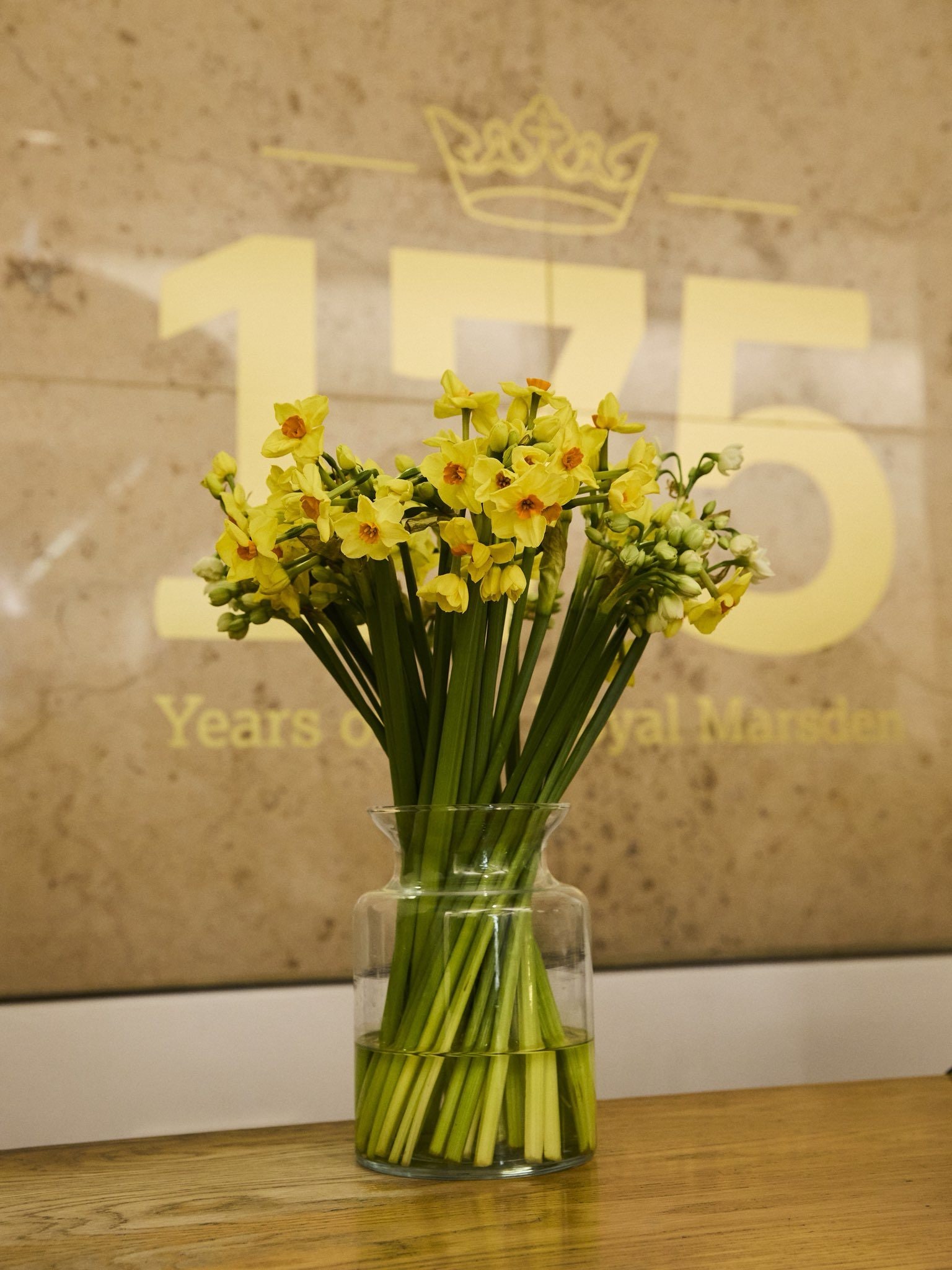 Uno dei mazzi di narciso inviati da Kate Middleton al Royal Marsden