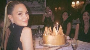 Quanto costa la torta con le meringhe a forma di fiamme che Alice Campello ha voluto per il compleanno