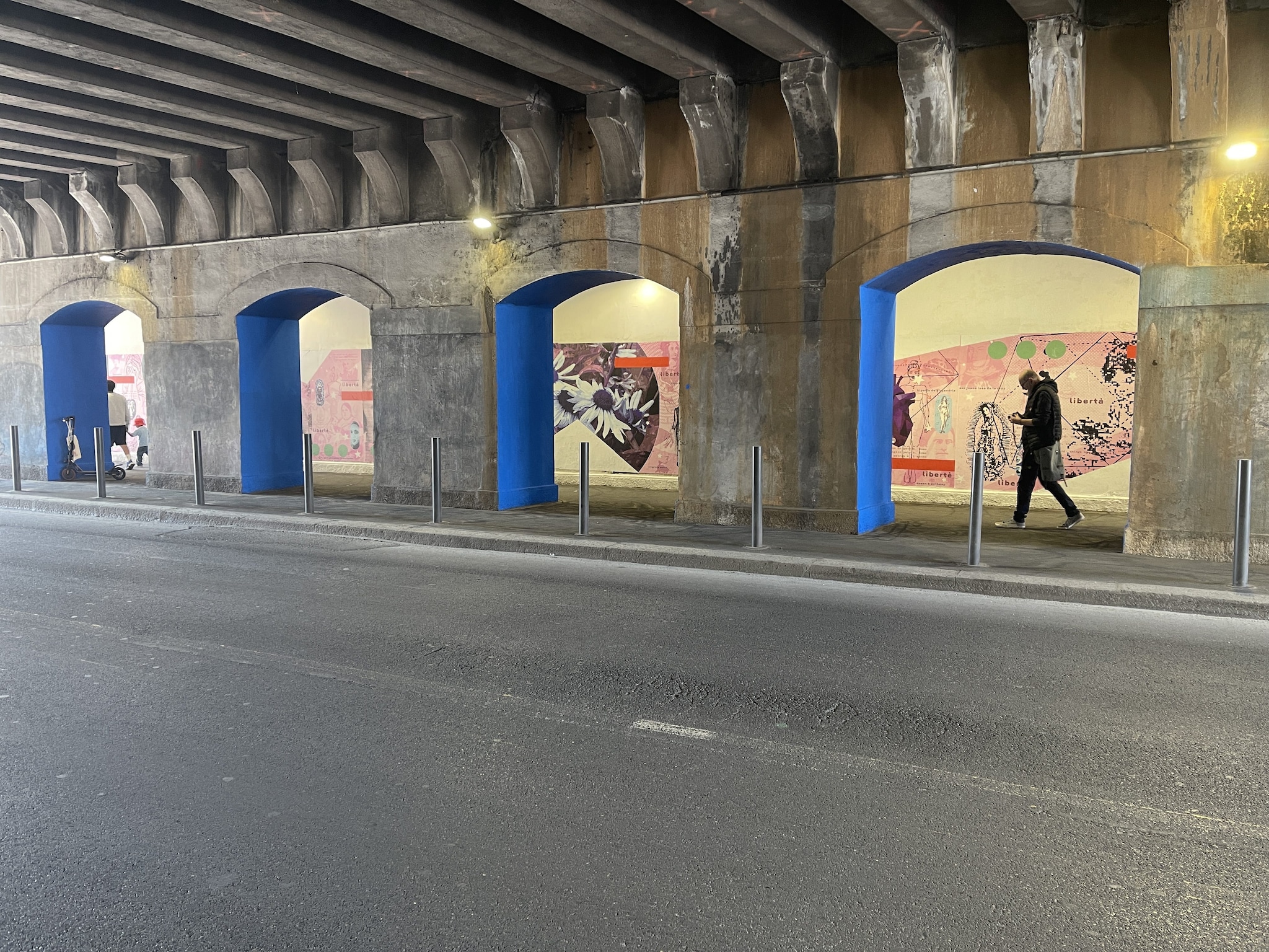 Via Padova (NoLo), Almas: Voci di Coraggio, di Pablo Pinxit