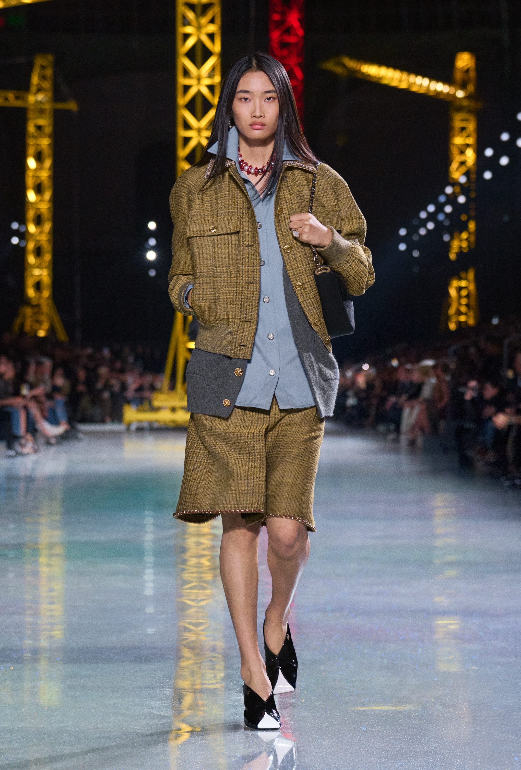 I mannish look sulla passerella Autunno/Inverno 2026–2027 di Chanel