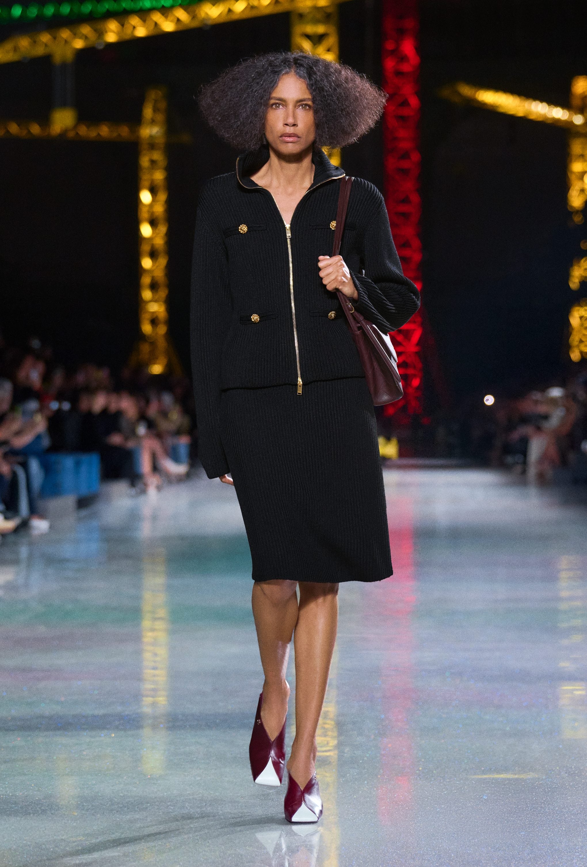 Il maglione con la zip sulla passerella Autunno/Inverno 26–27 di Chanel