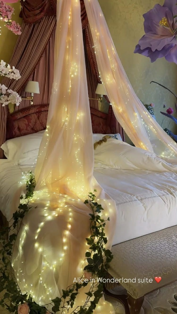 Vittoria nella suite di Alice in Wonderland