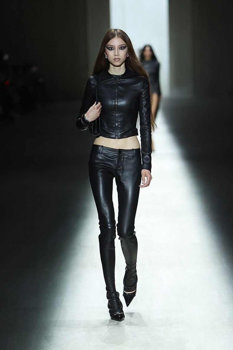 Un look dalla sfilata Autunno/Inverno 2026–2027 di Gucci by Demna