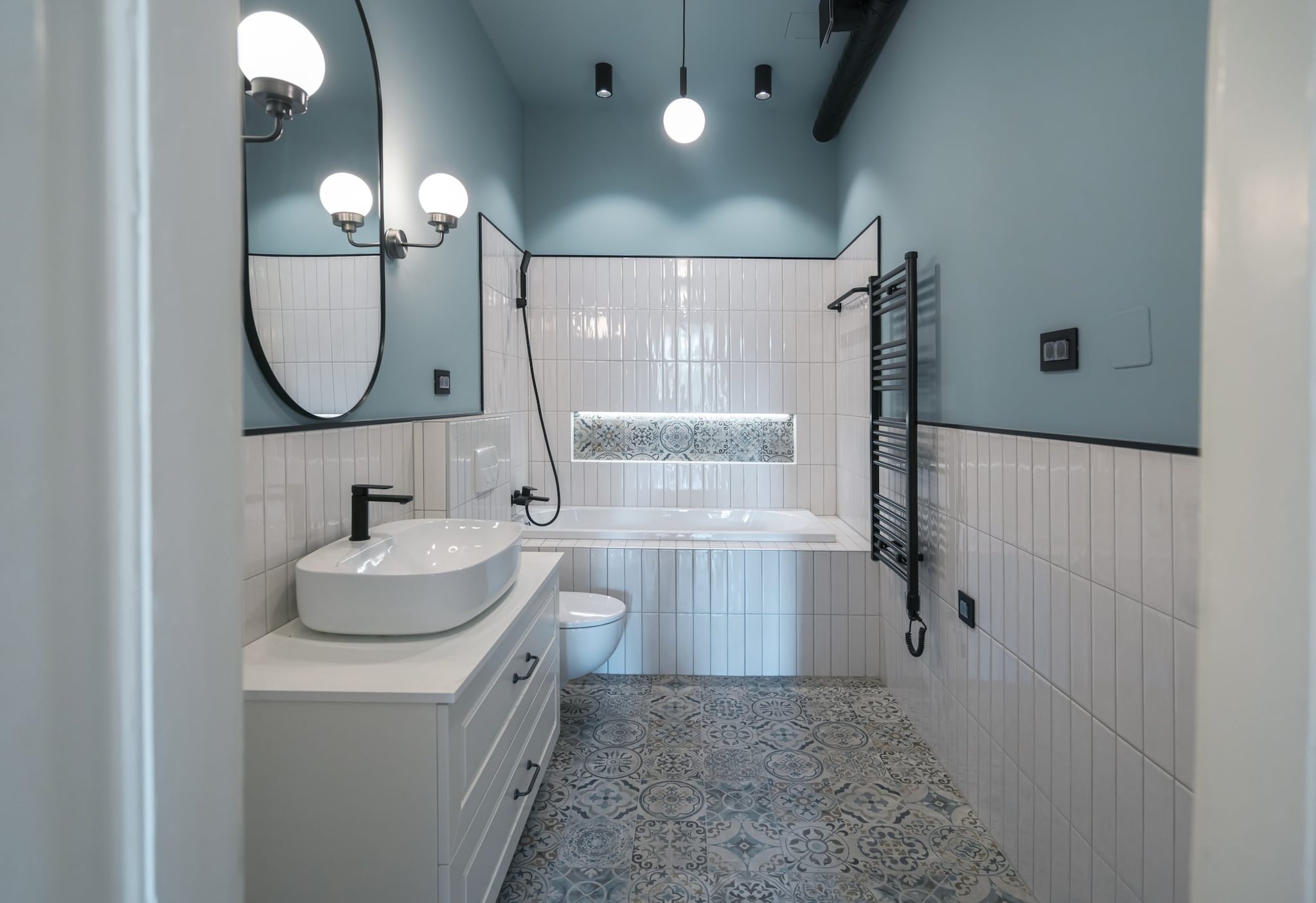 Vasca da bagno a parete