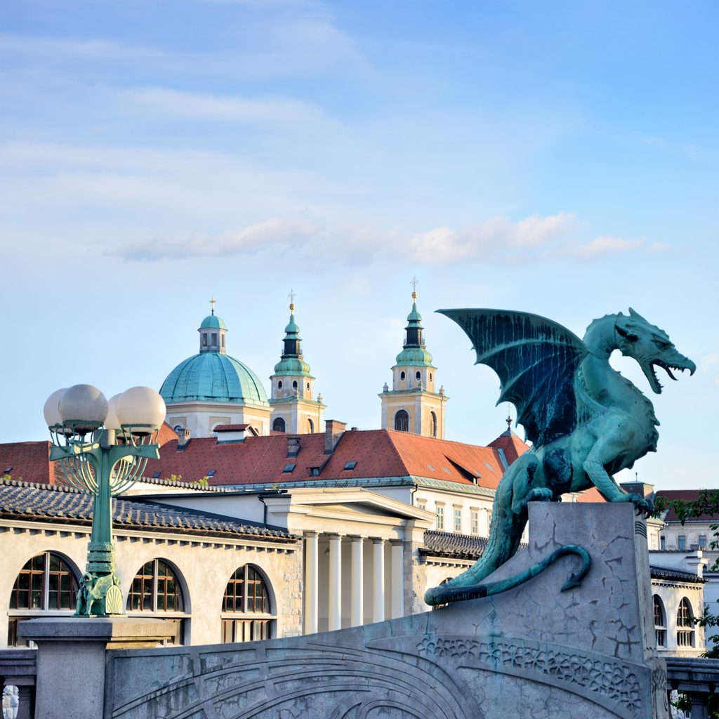 Una scultura di drago di Zaninovich