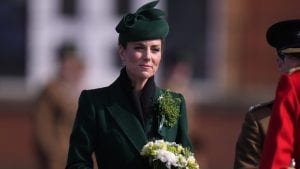 Kate Middleton col trifoglio sul cappotto: omaggio all'Irlanda e San Patrizio