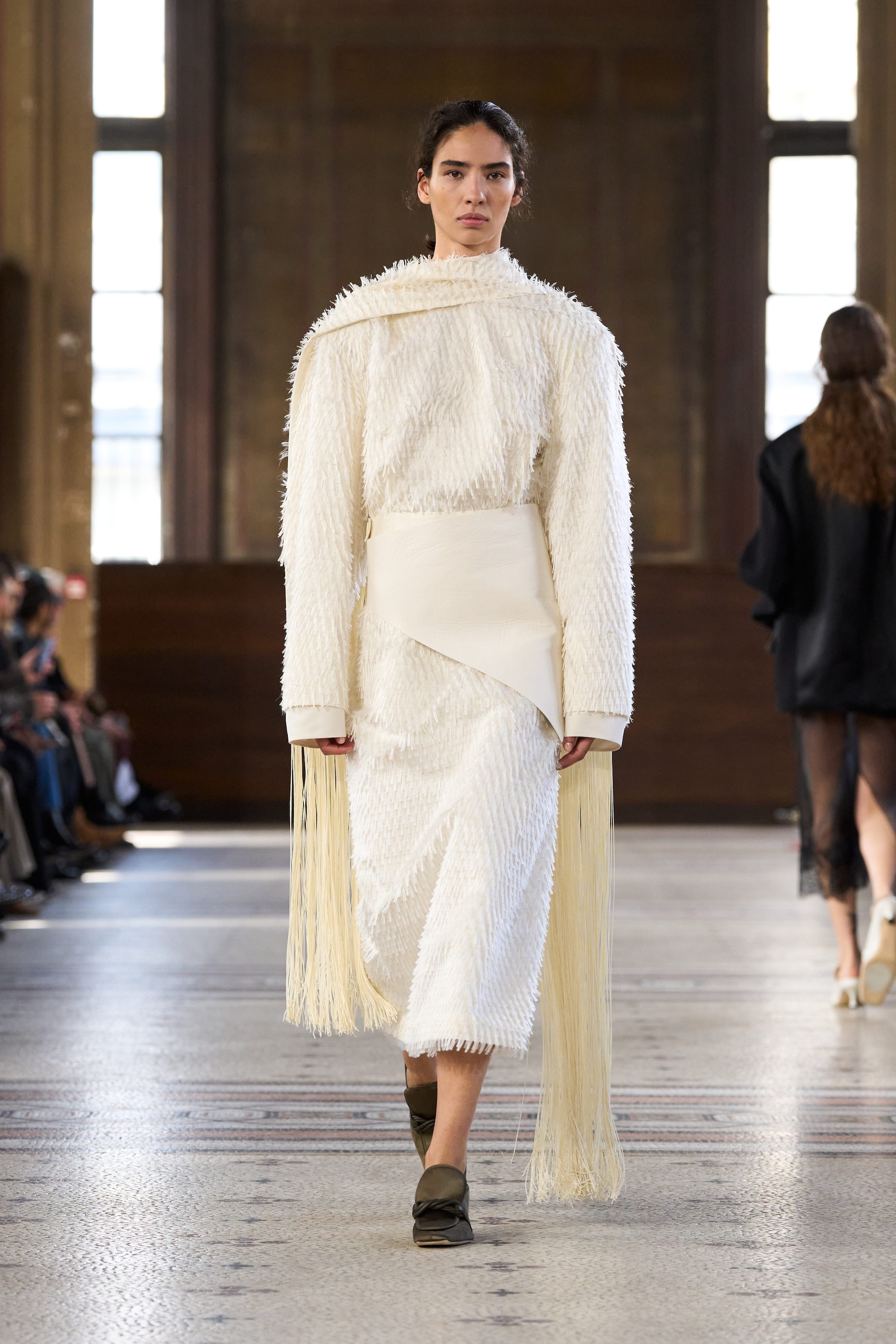 Un look della sfilata Autunno/Inverno 2026–2027 di Carven