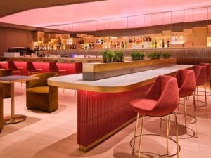 Una lounge con sala cinema e spa: nell’aeroporto di Londra l’attesa del volo è un’esperienza di relax