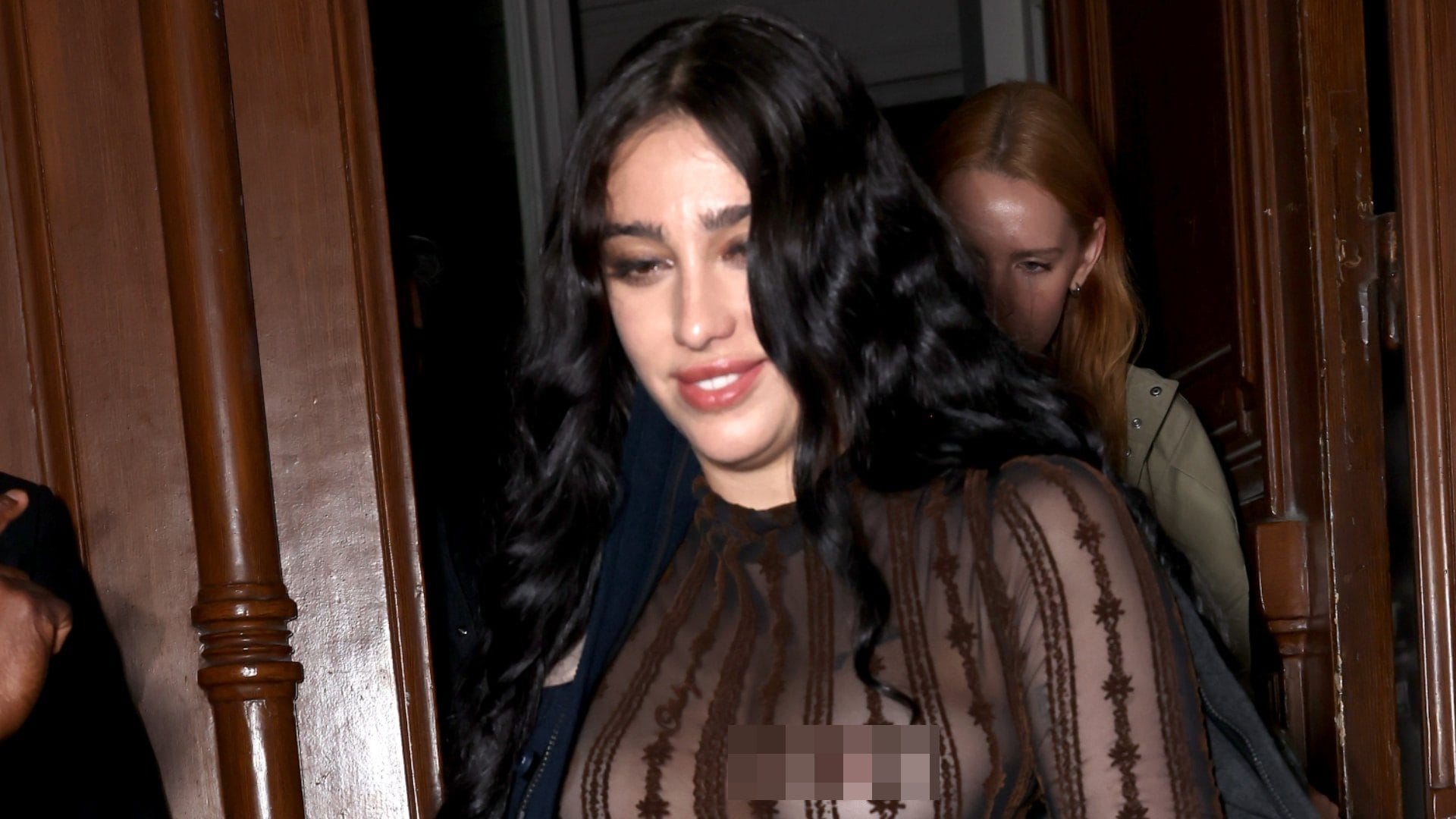 Lourdes Leon Ciccone infiamma Parigi con l'abito trasparente: è lei la più audace della Fashion Week