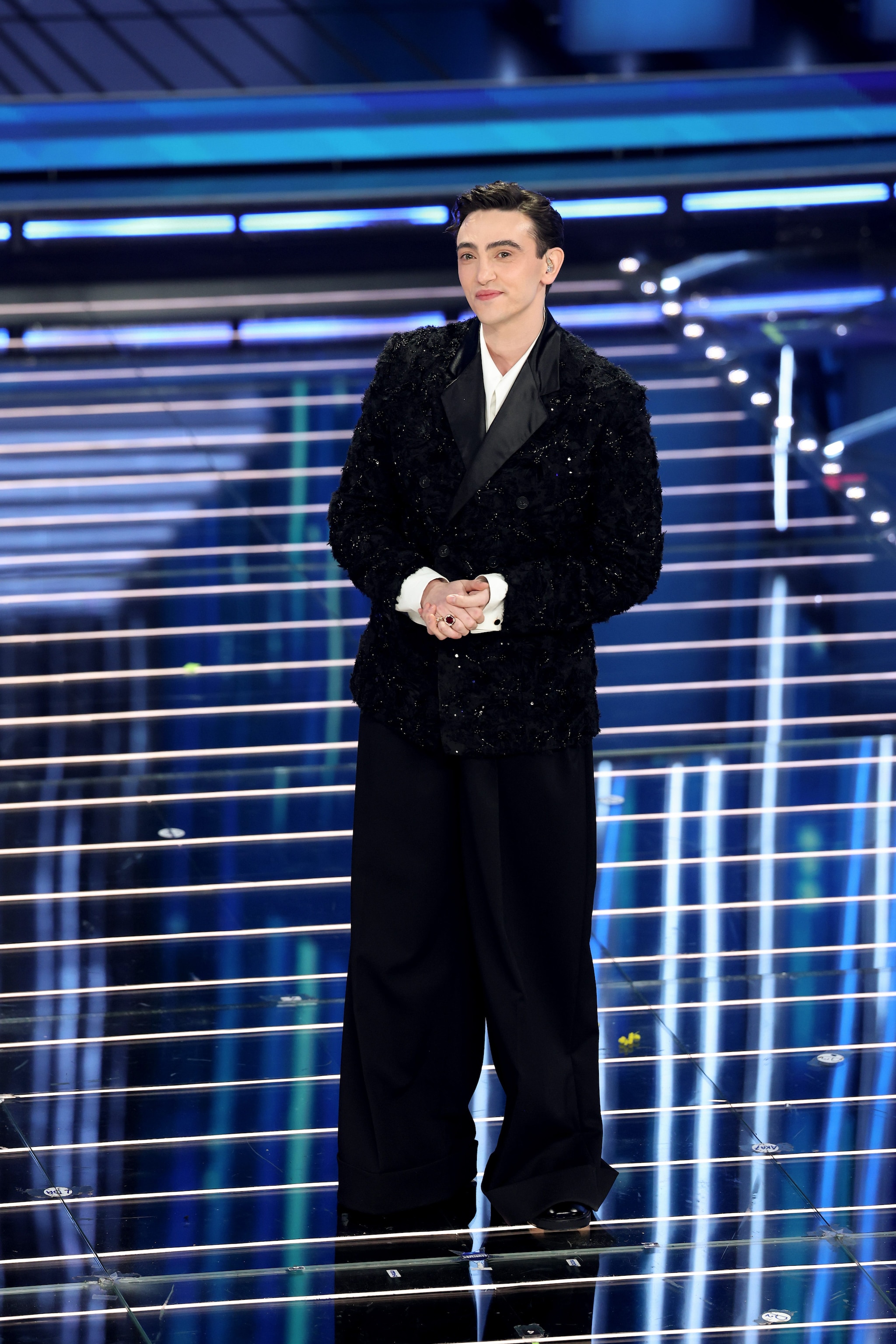 Il look di Michele Bravi