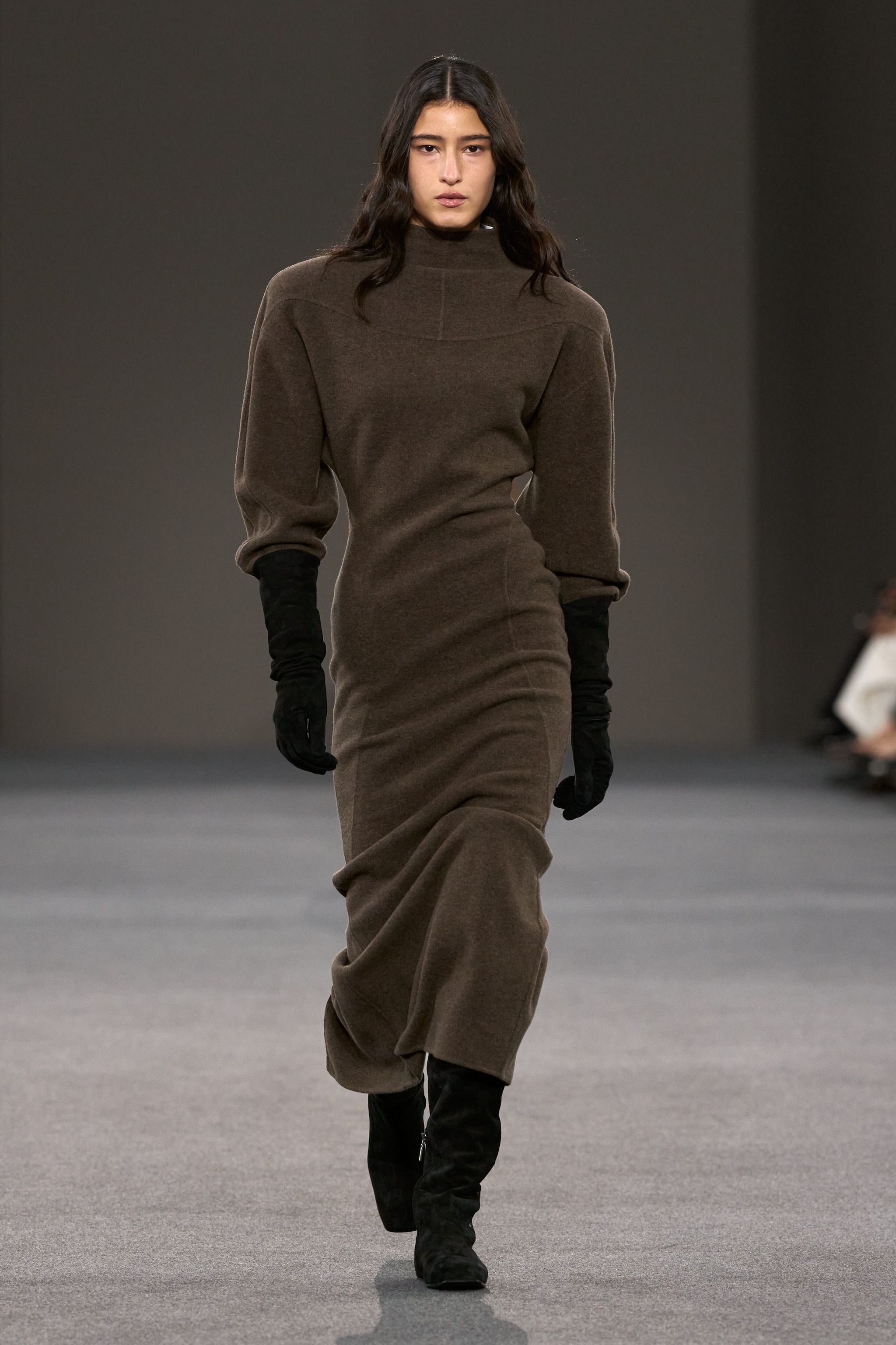 Un look dalla sfilata Autunno/Inverno 2026–2027 di Max Mara
