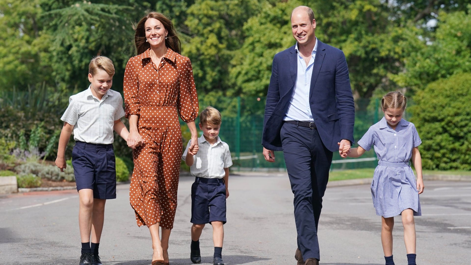 La routine mattutina di Kate Middleton: accompagna i figli a scuola, poi dà il via agli impegni reali