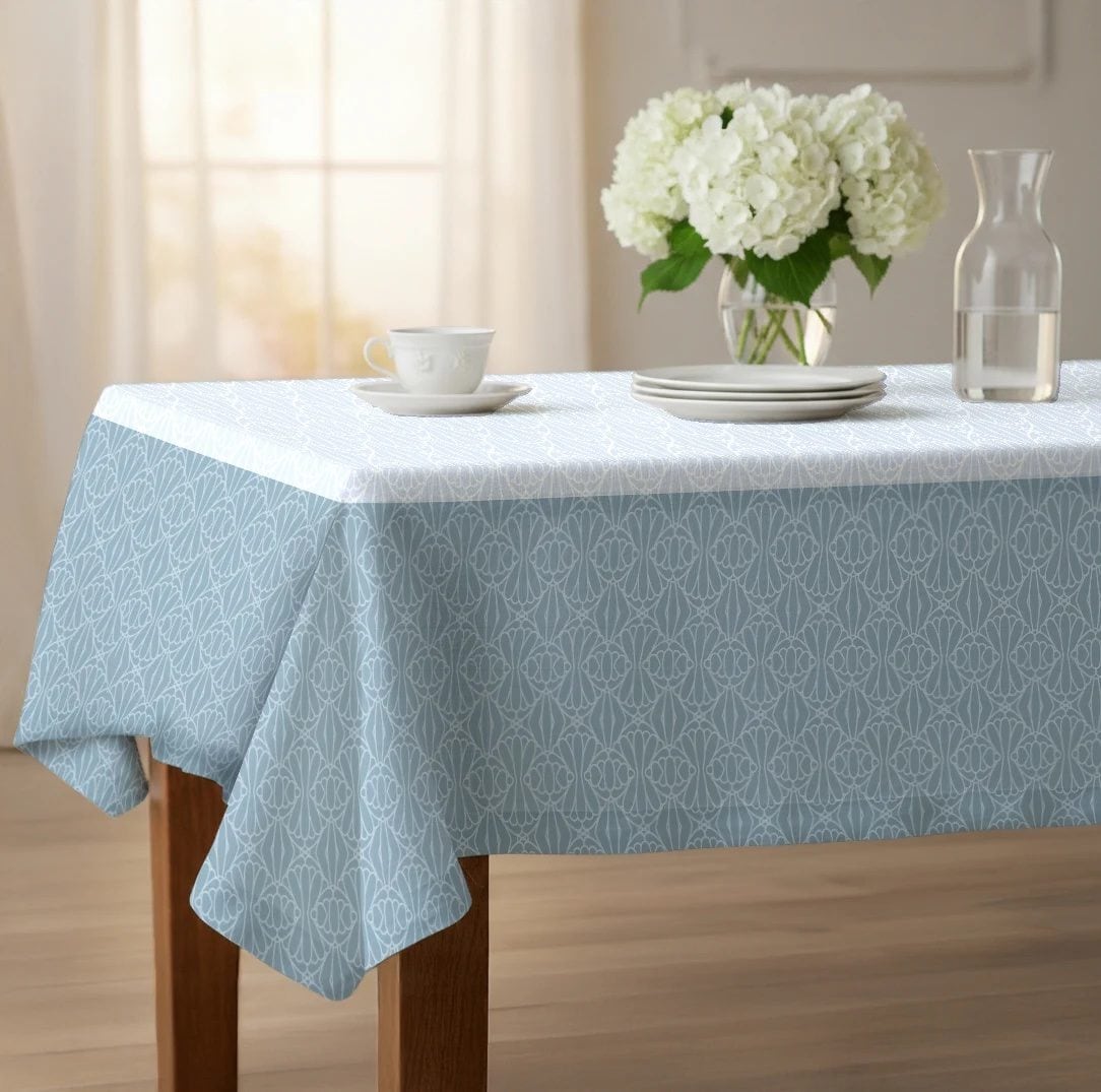 Tavola di Pasqua blu cielo