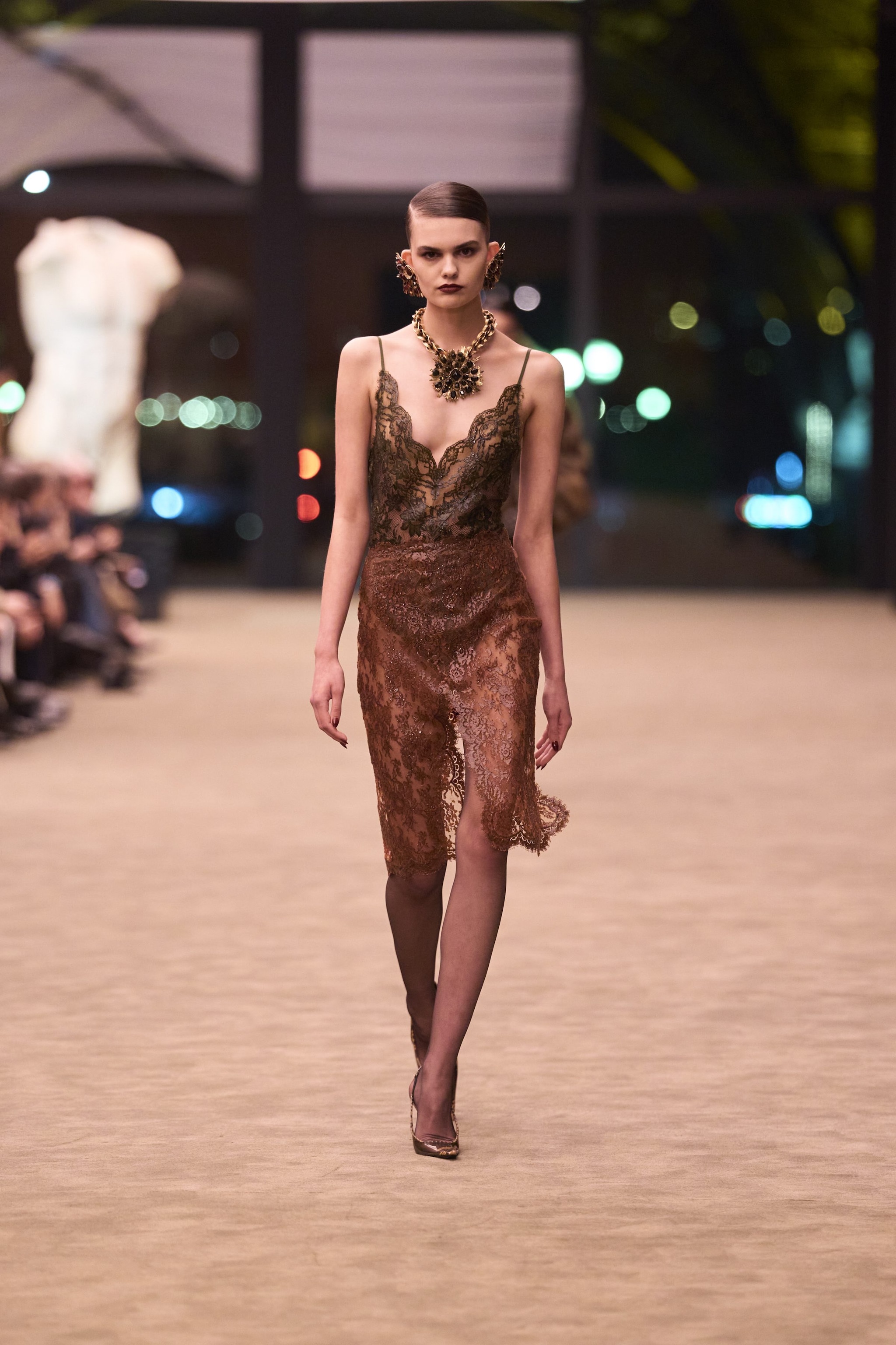 Abito in pizzo Saint Laurent