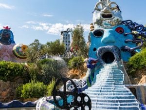 Ad aprile riapre il Giardino dei Tarocchi a Capalbio, regno della simbologia e del mistero di Niki de Saint Phalle