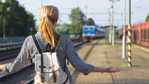 Treni, ritardi accumulati per un totale di 136 anni: la classifica delle tratte più lente in Italia ed Europa