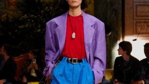 I 10 abbinamenti di colore inaspettati per la Primavera/Estate 2026: viola, giallo e rosso, chi dice che non si può?