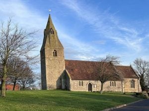 C’è una torre molto più pendente di quella di Pisa, ma non è così famosa: è quella di St James in Inghilterra