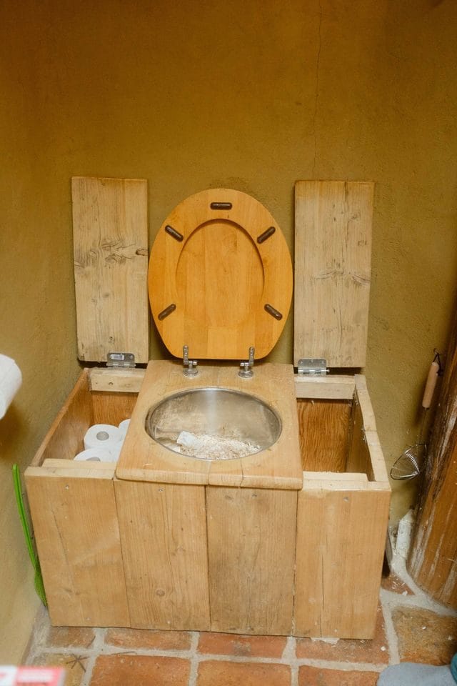 Il bagno dell’eco villaggio Eutopia